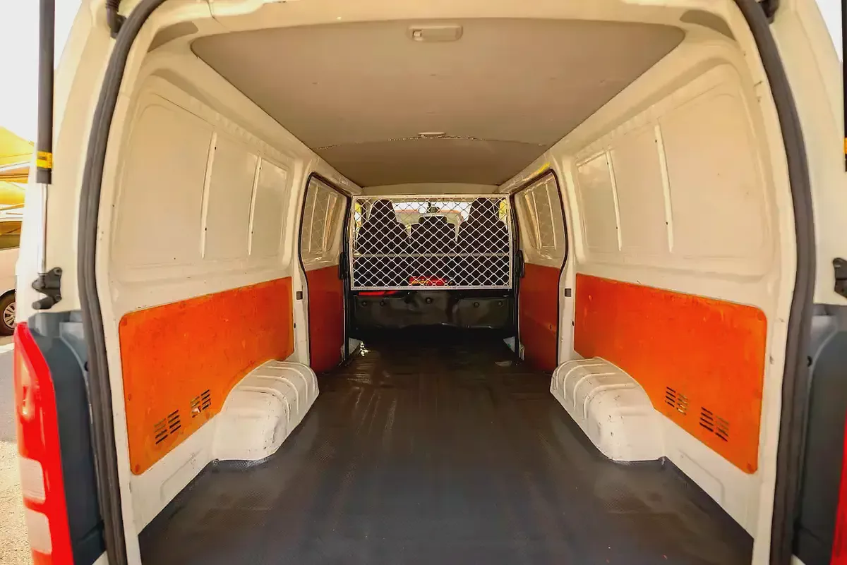 Toyota Hiace Standard Roof | Delivery Van | GCC Specs | Ref#T24064-6-6