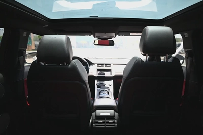 AGENCY MAINTAINED - RANGE ROVER EVOQUE 2.0TC DYNAMIC PLUS - PARK ASSIST - GCC-17