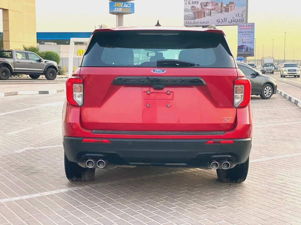 2022 Ford Explorer ST, maroon