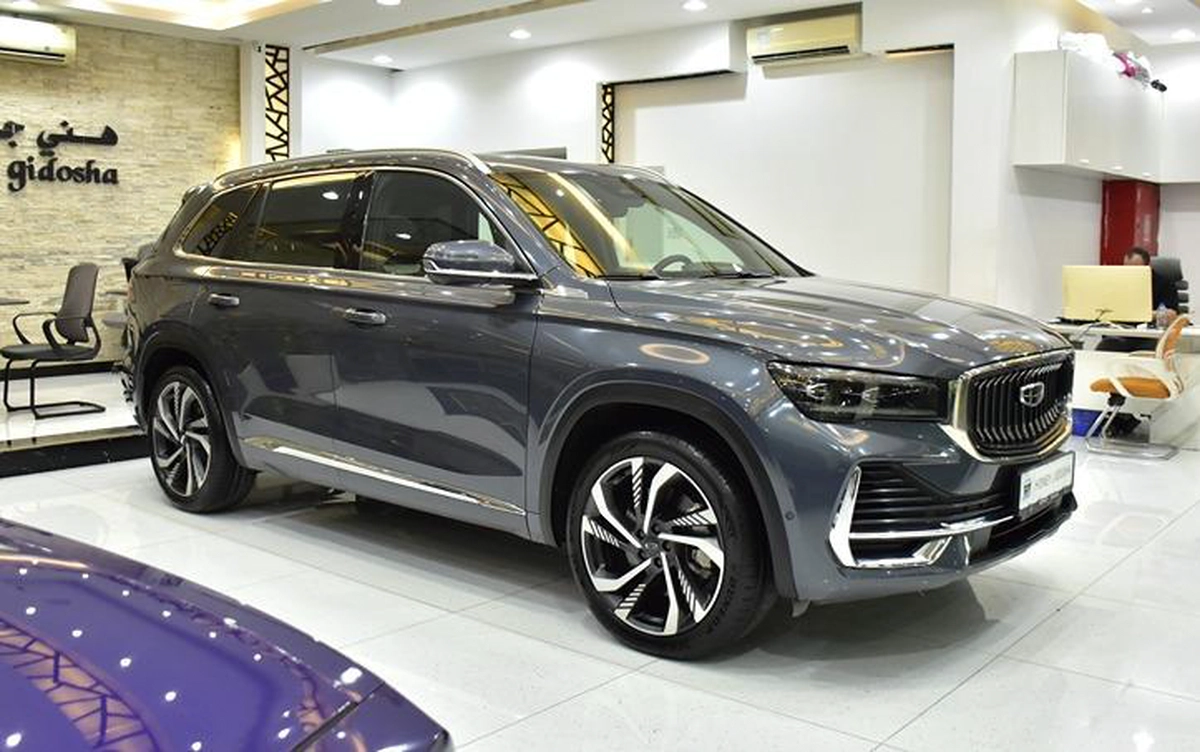 Geely Monjaro 4WD ( 2025 Model ) in Grey Color GCC Specs