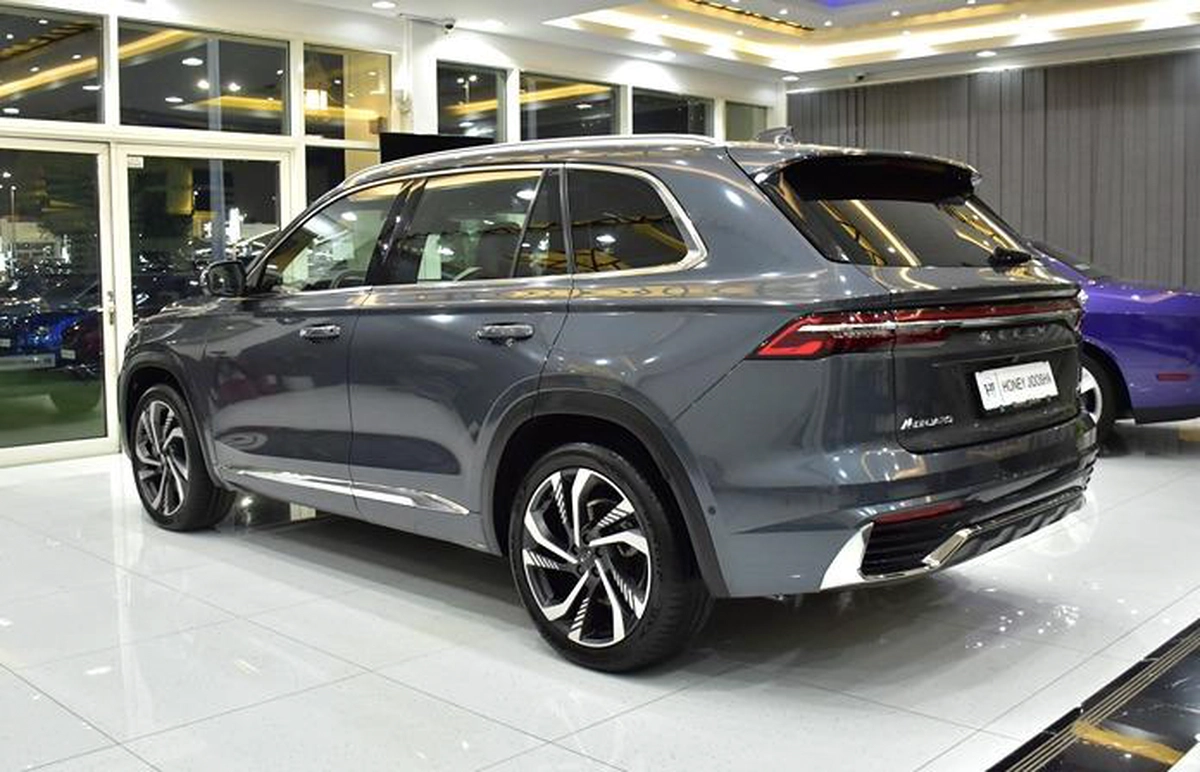 Geely Monjaro 4WD ( 2025 Model ) in Grey Color GCC Specs