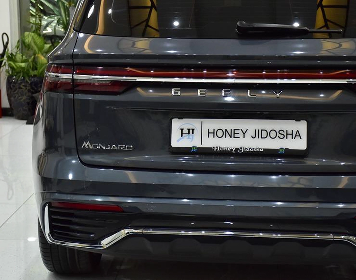 Geely Monjaro 4WD ( 2025 Model ) in Grey Color GCC Specs