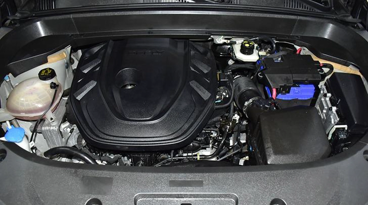 Geely Monjaro 4WD ( 2025 Model ) in Grey Color GCC Specs