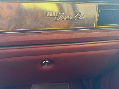 1978 Lincoln Continental - Classic American Luxury-11