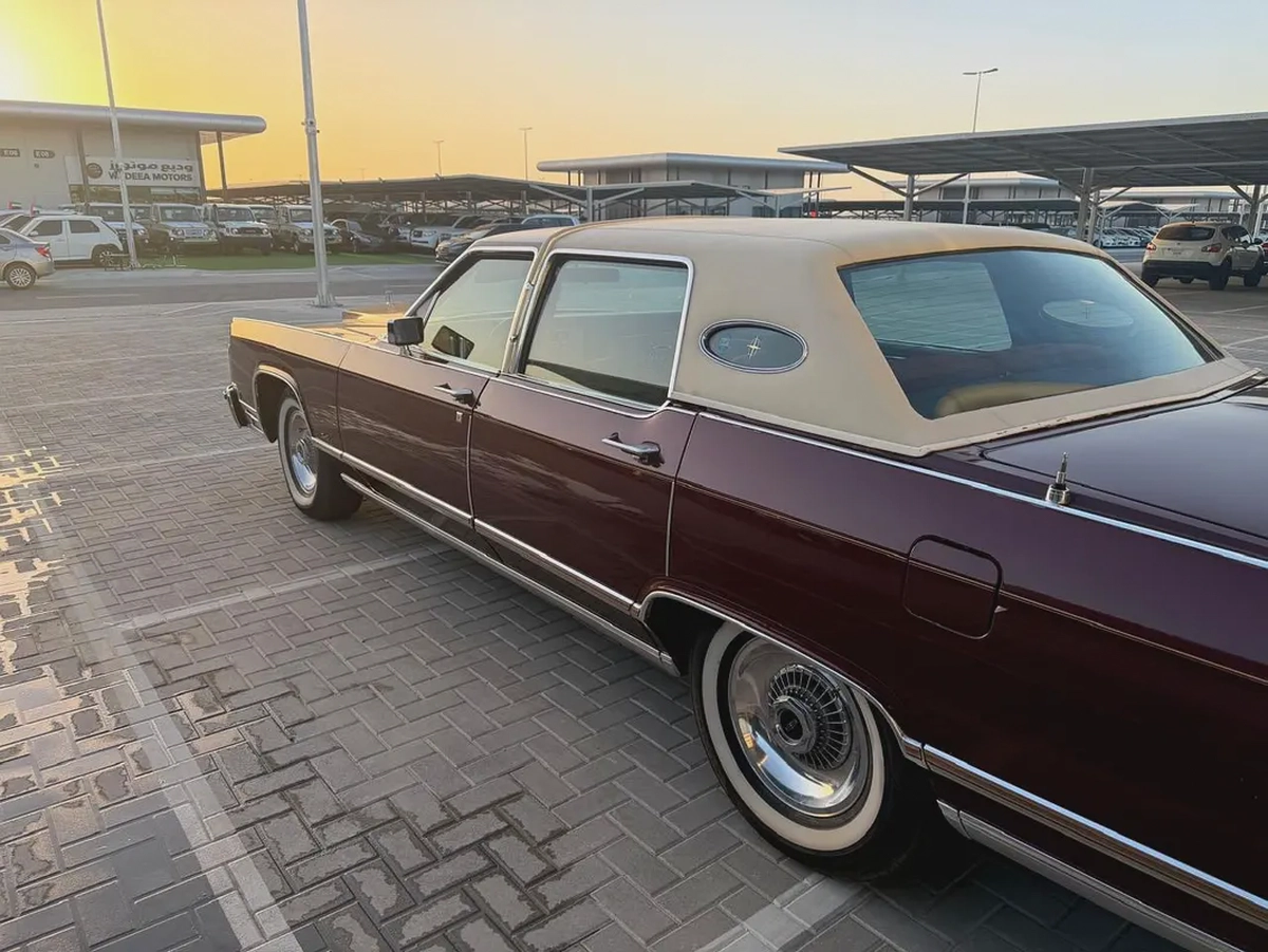 1978 Lincoln Continental - Classic American Luxury-3-3