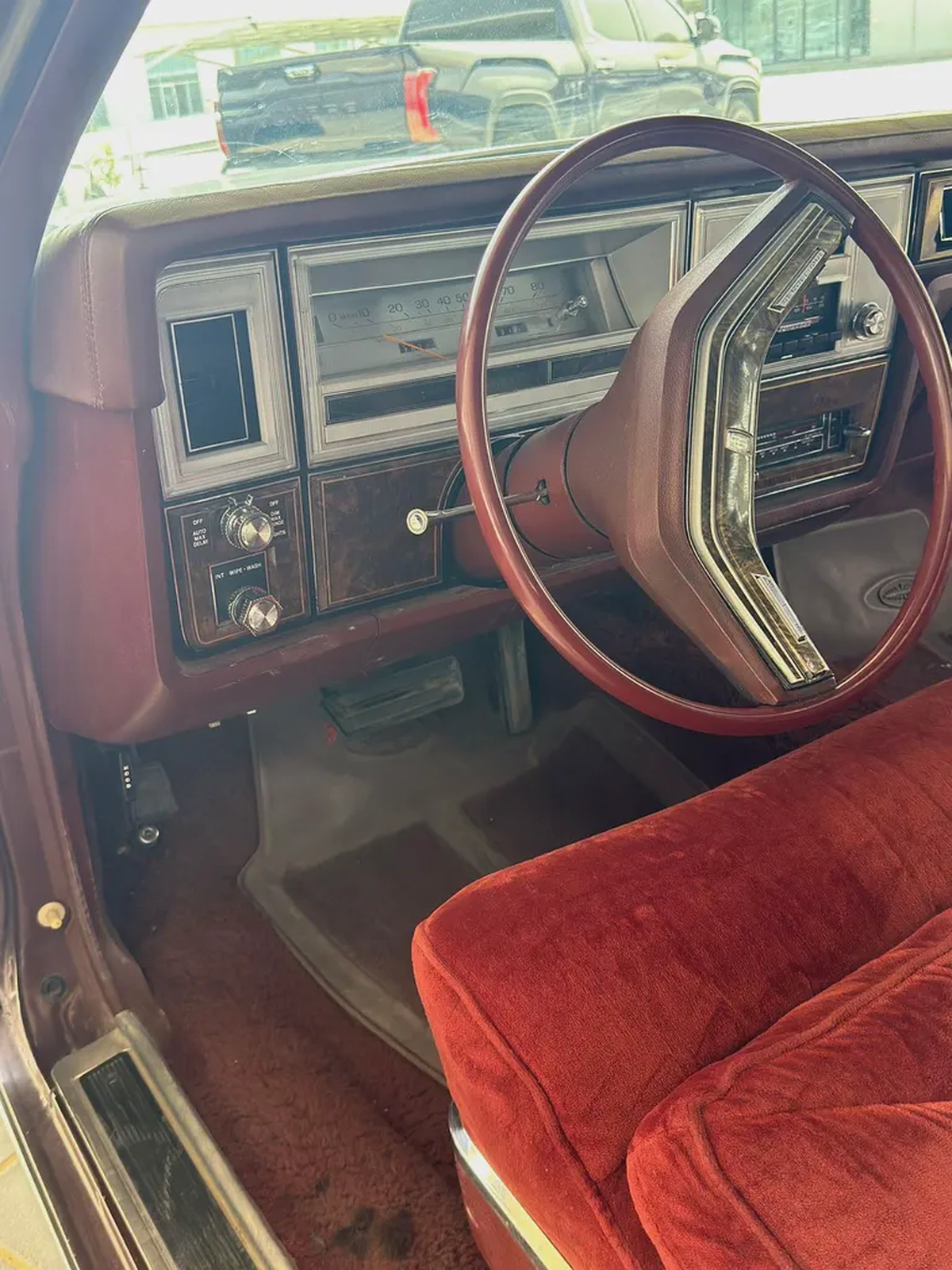 1978 Lincoln Continental - Classic American Luxury-8-8