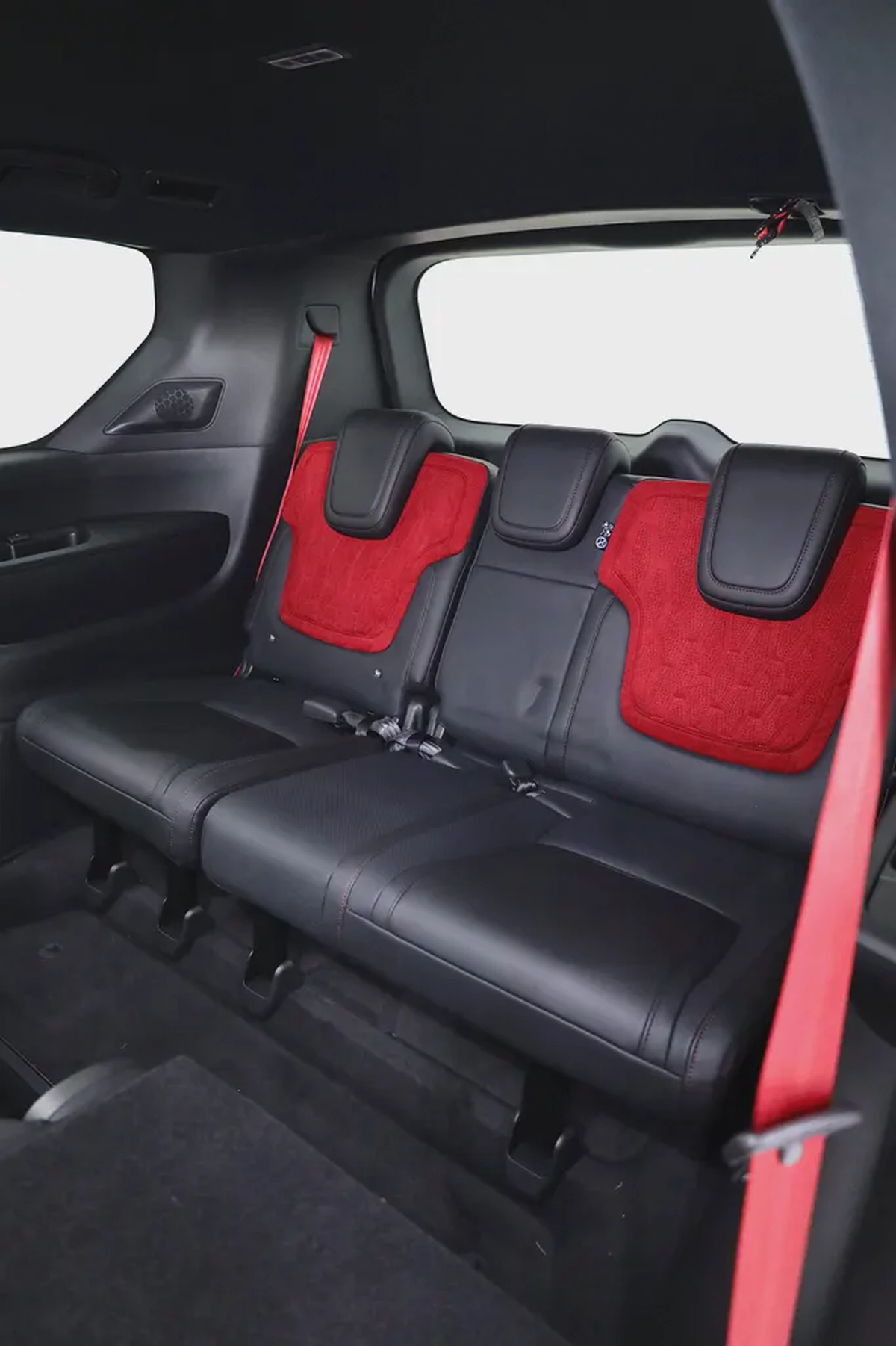 NISSAN ARMADA NISMO 2026 FULLY LOADED WITH CAPTAIN SEATS + FULLY LOADED-14-14