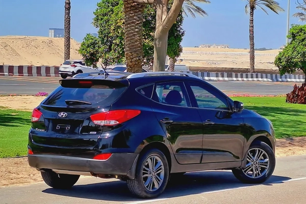 1,725-MONTHLY FOR 1 YEAR ONLY | HYUNDAI TUCSON 2015 2.0L GCC | CRUISE CONTROL I GPS I ACCIDENT FREE
