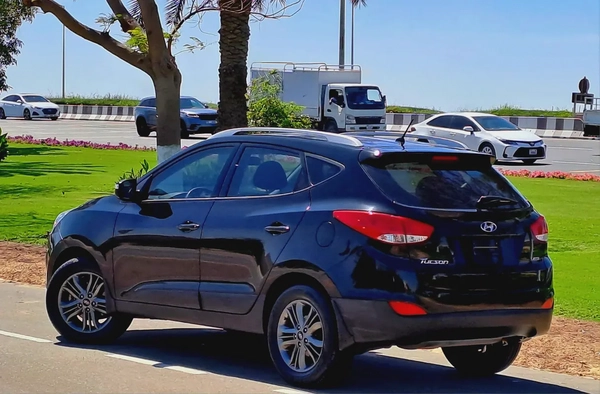1,725-MONTHLY FOR 1 YEAR ONLY | HYUNDAI TUCSON 2015 2.0L GCC | CRUISE CONTROL I GPS I ACCIDENT FREE