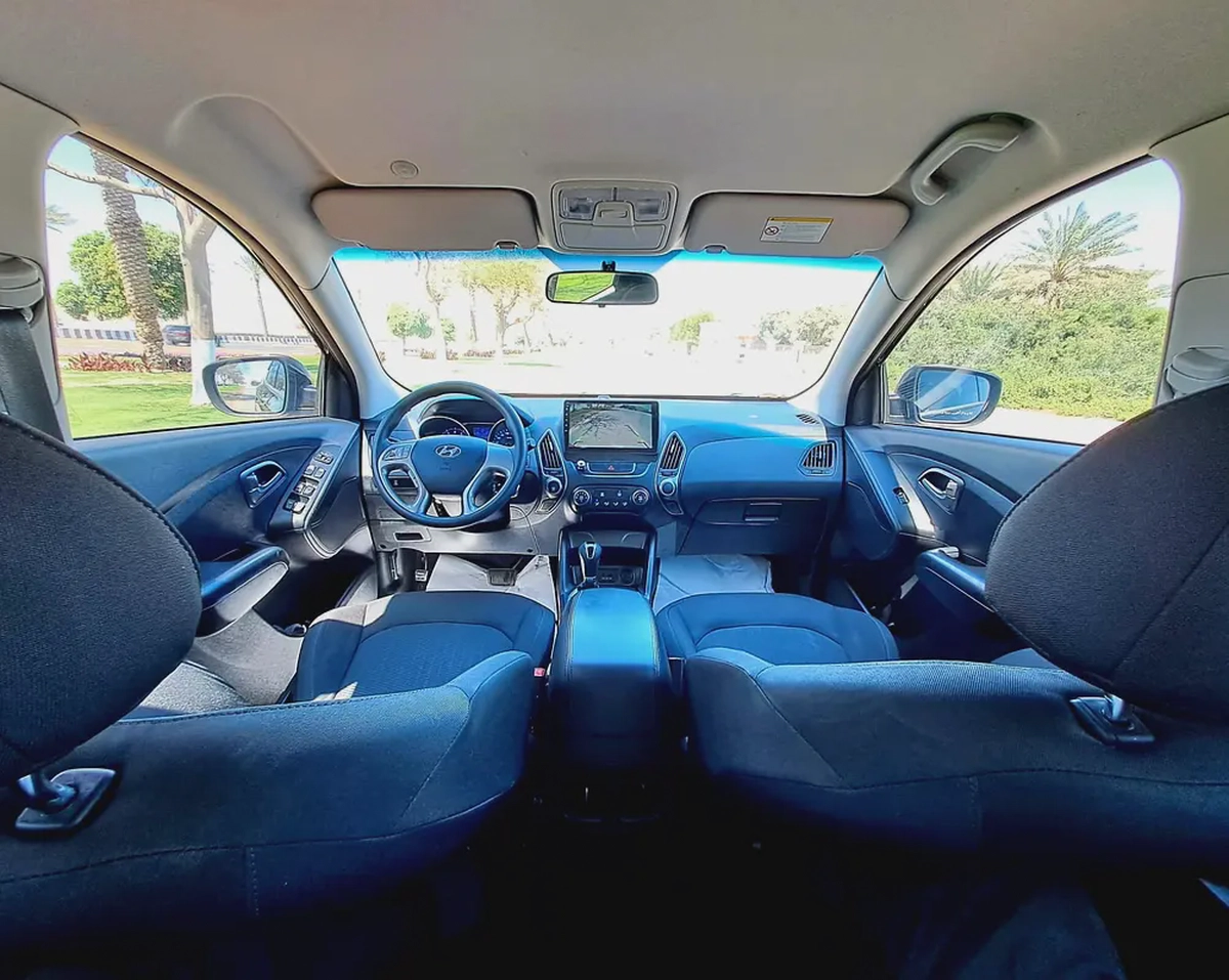 1,725-MONTHLY FOR 1 YEAR ONLY | HYUNDAI TUCSON 2015 2.0L GCC | CRUISE CONTROL I GPS I ACCIDENT FREE-6-6