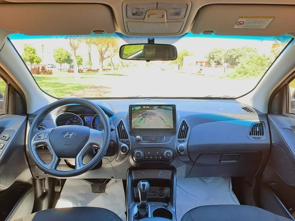 1,725-MONTHLY FOR 1 YEAR ONLY | HYUNDAI TUCSON 2015 2.0L GCC | CRUISE CONTROL I GPS I ACCIDENT FREE