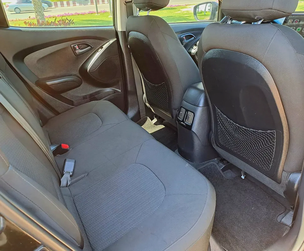 1,725-MONTHLY FOR 1 YEAR ONLY | HYUNDAI TUCSON 2015 2.0L GCC | CRUISE CONTROL I GPS I ACCIDENT FREE-12-12