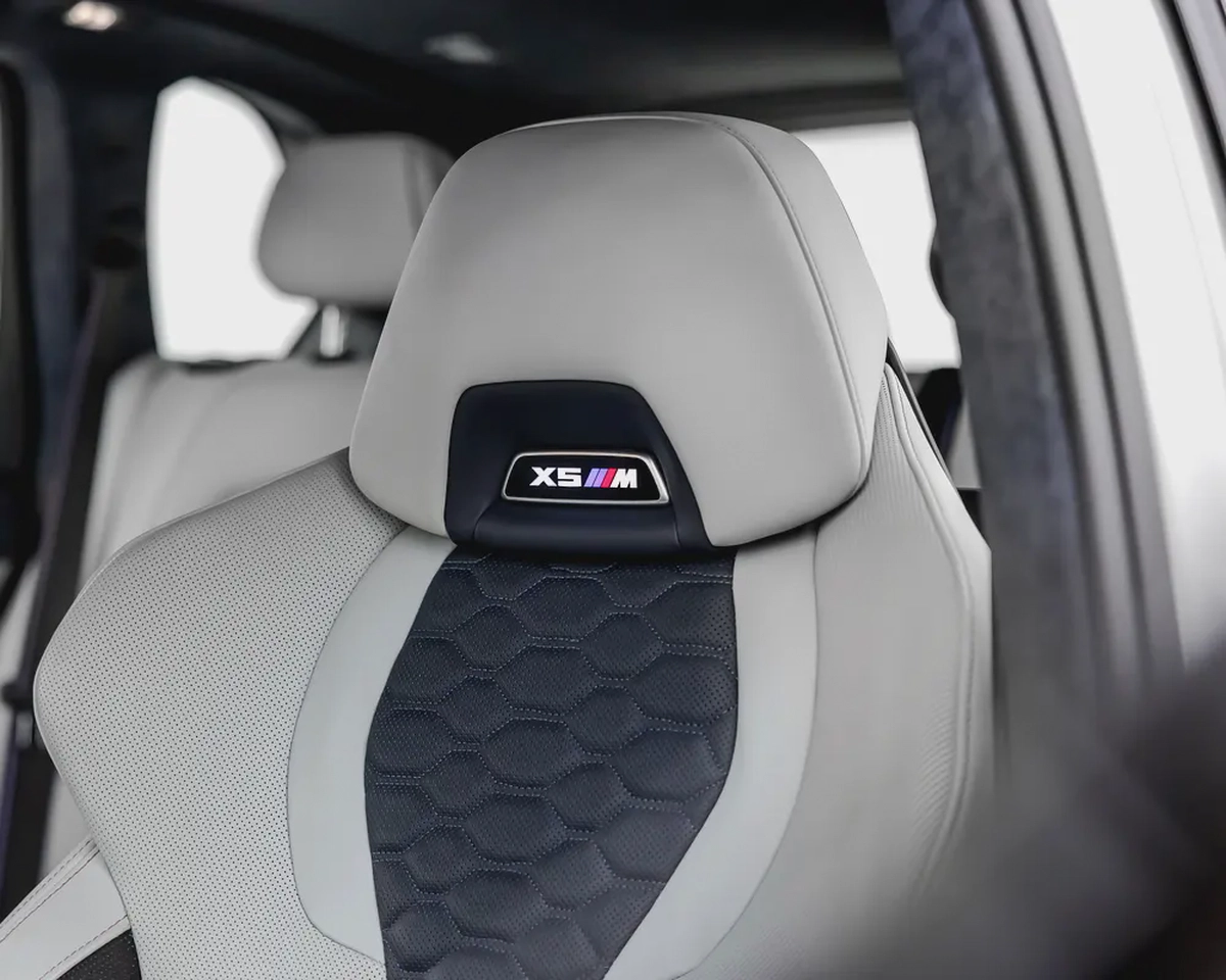 BMW X5M COMPETITION - FIRST EDITION ( 1 of 250 ) - GCC - FSH - EXCELLENT CONDITION-17-17
