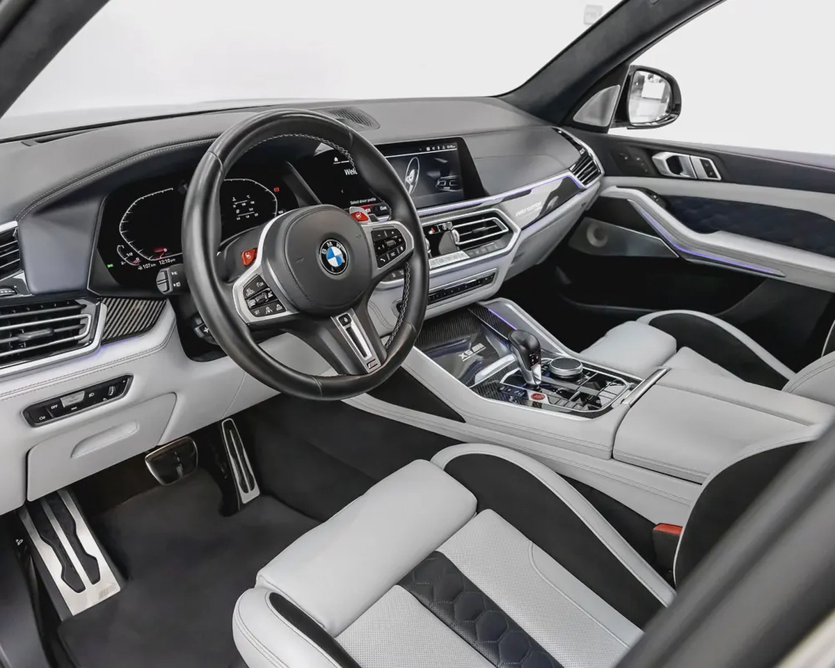 BMW X5M COMPETITION - FIRST EDITION ( 1 of 250 ) - GCC - FSH - EXCELLENT CONDITION-8-8