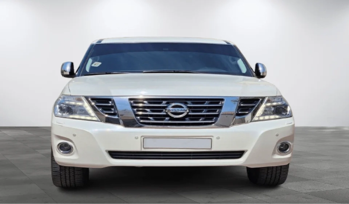 Nissan Patrol 400 Horsepower LE Titanium 5.6L Excellent condition - Large Engine - AED 90,000-9-9