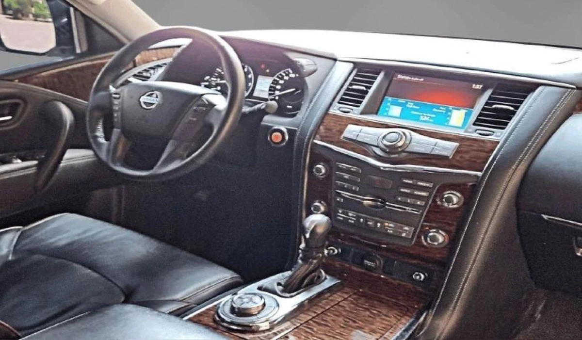 Nissan Patrol 400 Horsepower LE Titanium 5.6L Excellent condition - Large Engine - AED 90,000-7-7