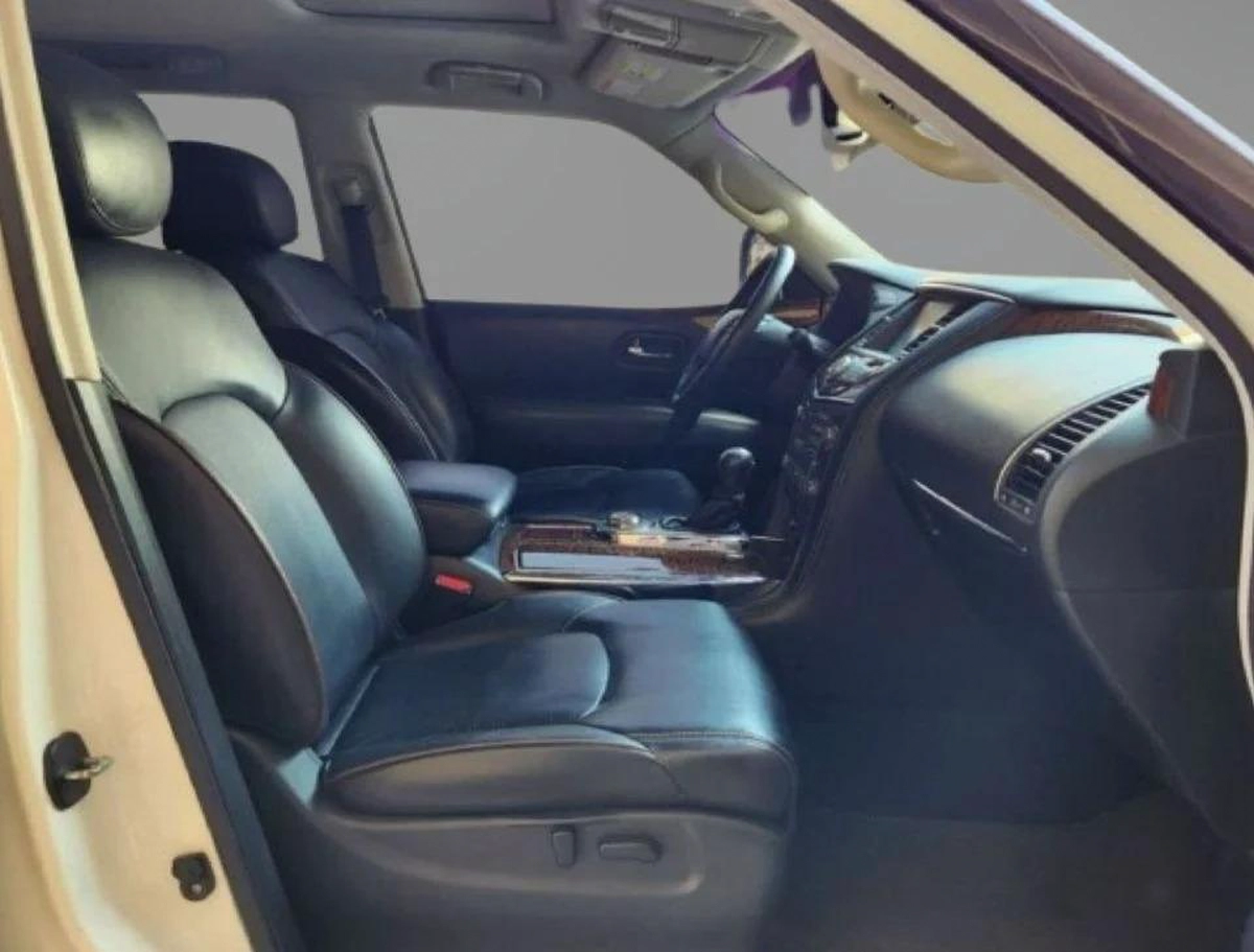 Nissan Patrol 400 Horsepower LE Titanium 5.6L Excellent condition - Large Engine - AED 90,000-3-3