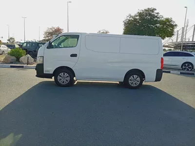 Automatic Gear Nissan Urvan Van 2022 GCC Specs-10