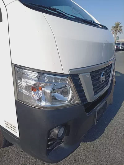Automatic Gear Nissan Urvan Van 2022 GCC Specs-14
