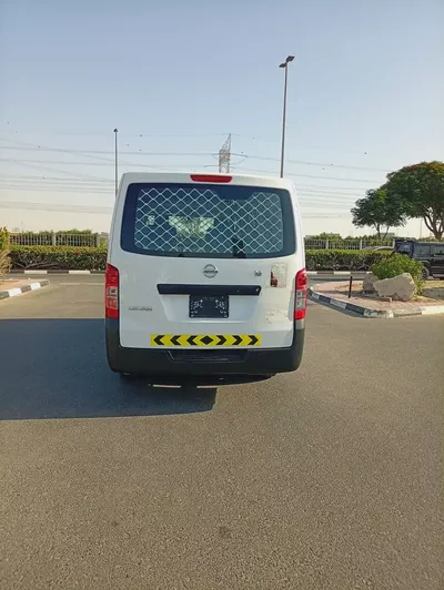 Automatic Gear Nissan Urvan Van 2022 GCC Specs-3
