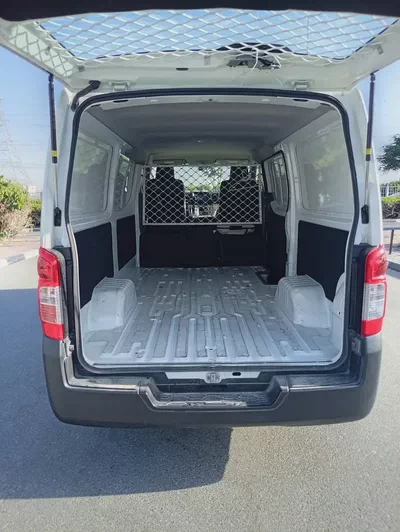 Automatic Gear Nissan Urvan Van 2022 GCC Specs-7