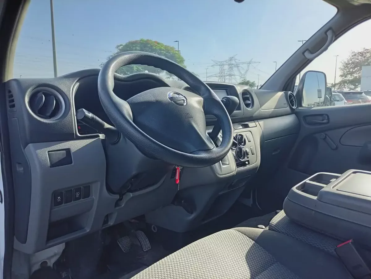 Automatic Gear Nissan Urvan Van 2022 GCC Specs-11-11