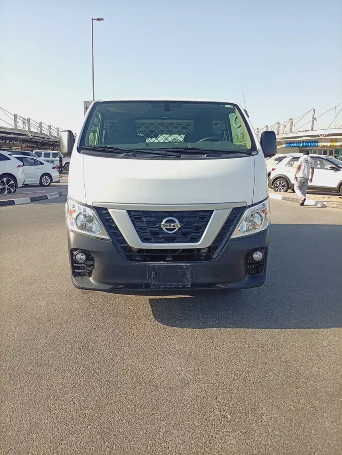 Automatic Gear Nissan Urvan Van 2022 GCC Specs-15-15