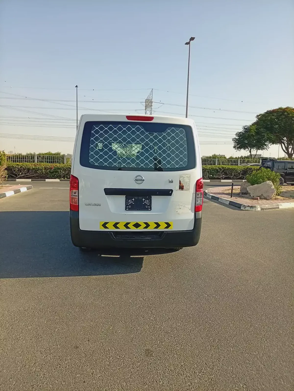 Automatic Gear Nissan Urvan Van 2022 GCC Specs-3-3