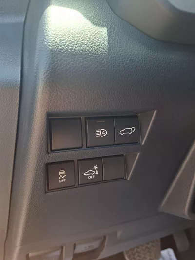 Toyota Land Cruiser VXR-11