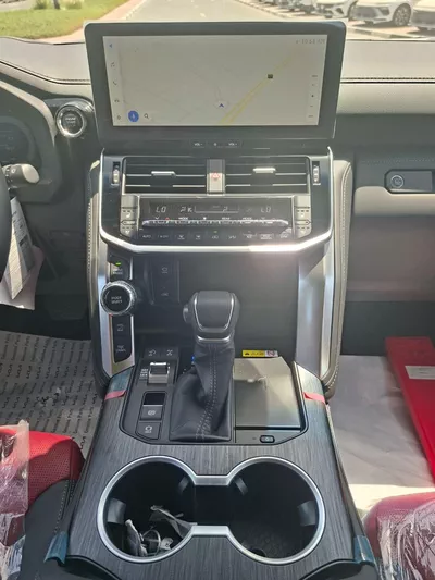 Toyota Land Cruiser VXR-15
