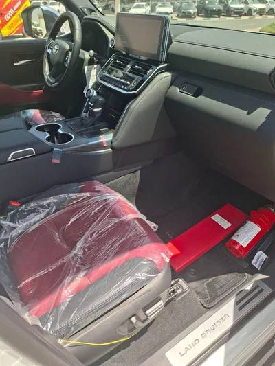 Toyota Land Cruiser VXR-5