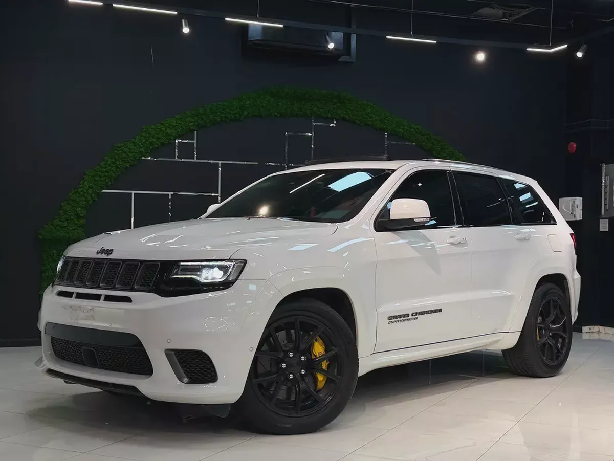 Jeep Grand Cherokee Trackhawk 2018 | GCC Specs | Supercharged 6.2L V8-1-1
