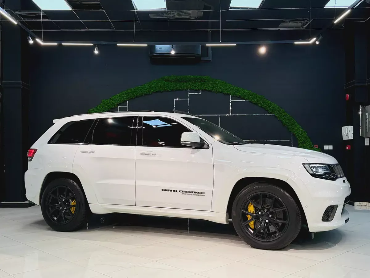 Jeep Grand Cherokee Trackhawk 2018 | GCC Specs | Supercharged 6.2L V8-4-4