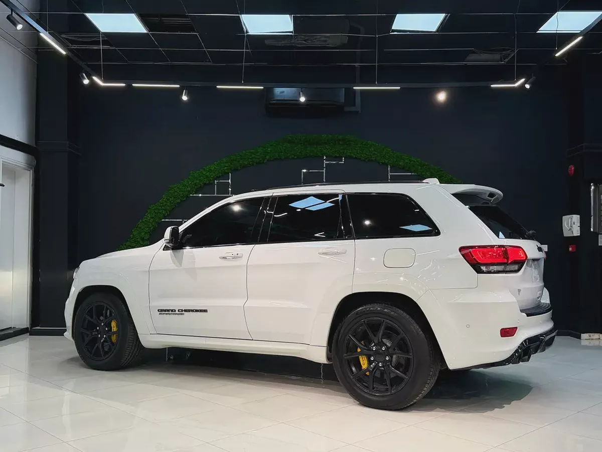 Jeep Grand Cherokee Trackhawk 2018 | GCC Specs | Supercharged 6.2L V8-6-6