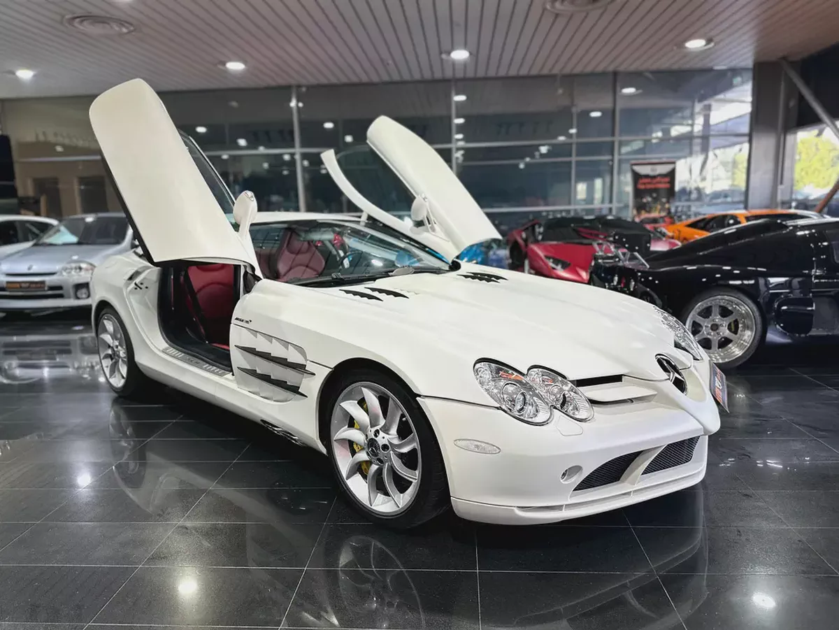 Mercedes -Benz SLR, Full Service History From Abudhabi Dealer, AMERICAN  SPECS, must see to believe-1-1