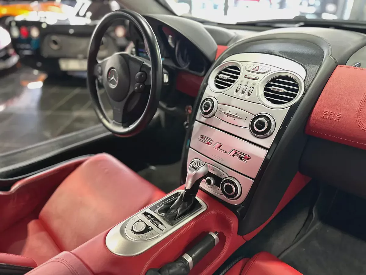 Mercedes -Benz SLR, Full Service History From Abudhabi Dealer, AMERICAN  SPECS, must see to believe-2-2