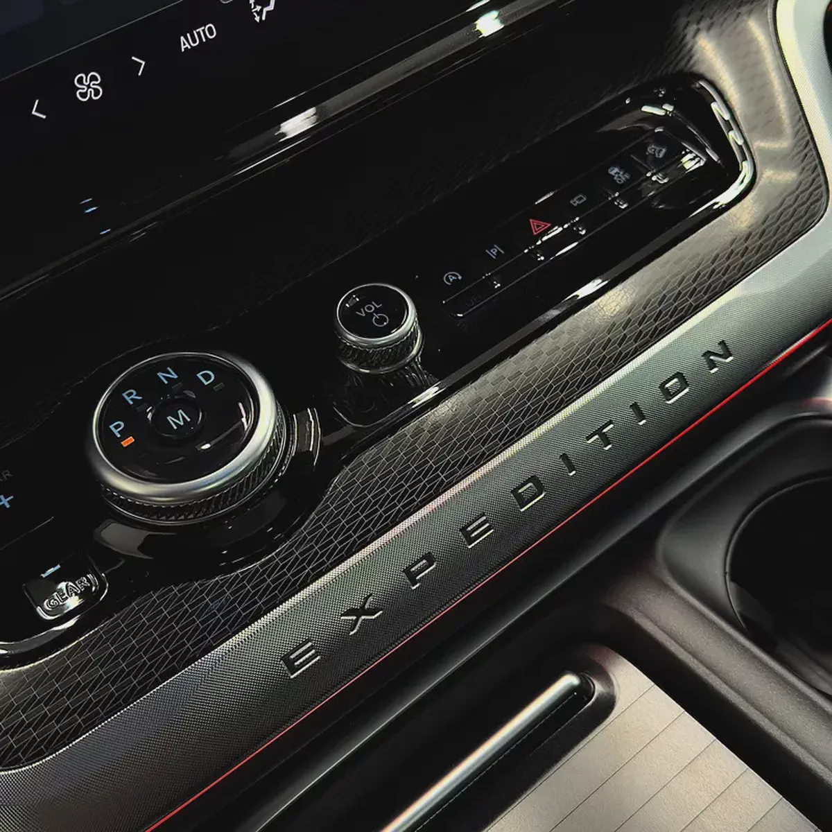 2025 Ford Expedition Platinum MAX-12-12