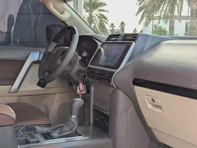 TOYOTA PRADO 2019 GCC V4 2.7L ACCIDENT FREE IN EXCELLENT CONDITION-10