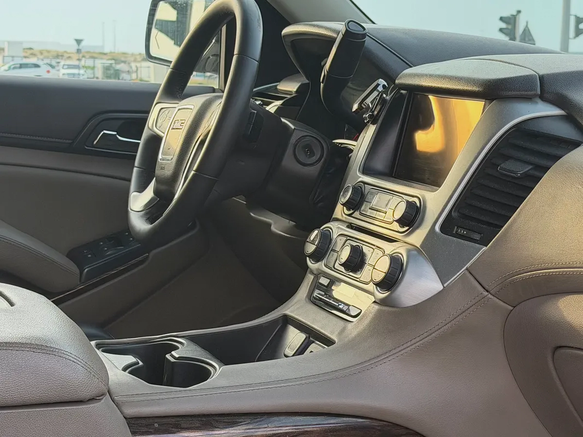 GCC Specs 2015 GMC Yukon SLE - Well Maintained-16-16