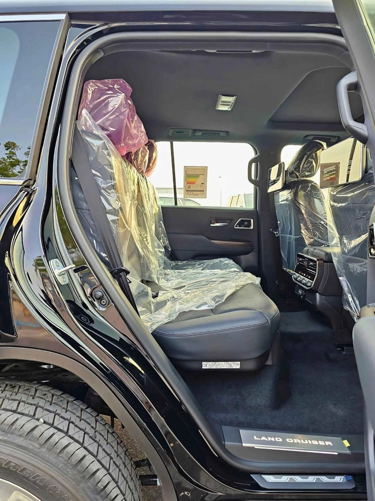 Toyota Land Cruiser VX LC300 | 4.0L V6 PETROL | RADAR | POWER SEATS | BIG DVD | JBL SPEAKERS-19-19