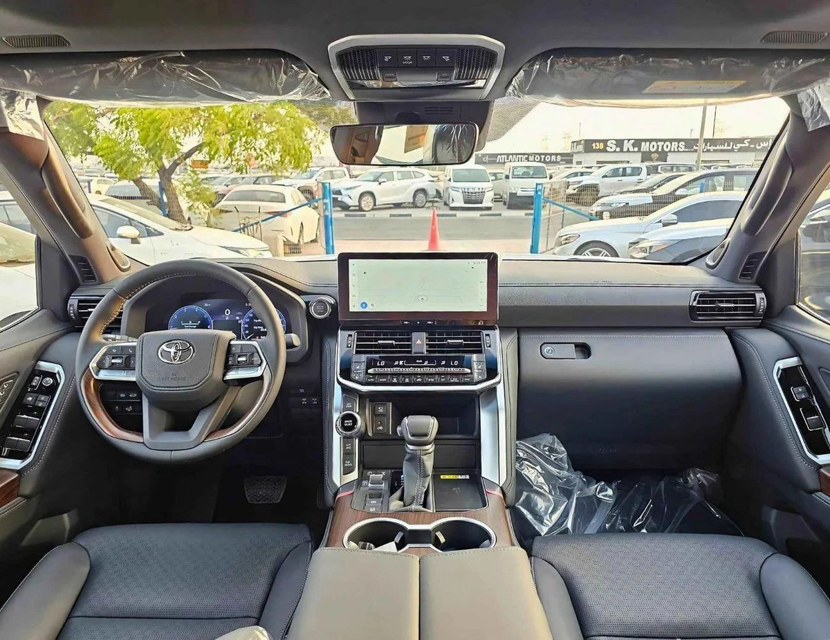 Toyota Land Cruiser VX LC300 | 4.0L V6 PETROL | RADAR | POWER SEATS | BIG DVD | JBL SPEAKERS-12-12
