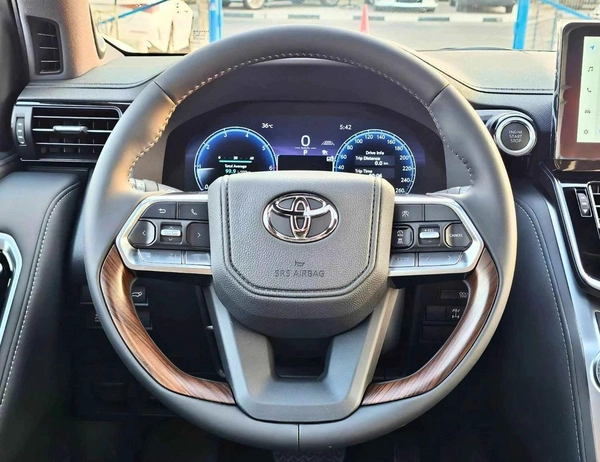 Toyota Land Cruiser VX LC300 | 4.0L V6 PETROL | RADAR | POWER SEATS | BIG DVD | JBL SPEAKERS