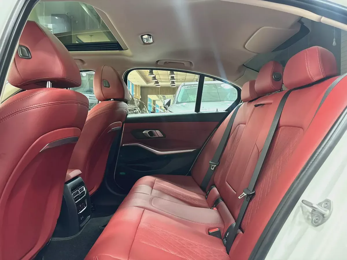BMW 320i 2024 MODEL-9-9