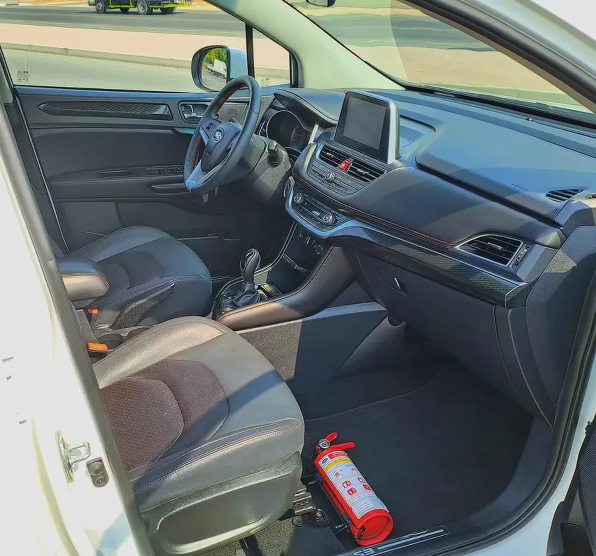 430-Monthly l GCC l Sunroof, Leather, Cruise l Accident Free-10-10