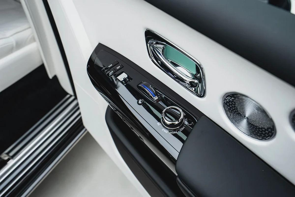 2026 ROLLS ROYCE PHANTOM EWB | GCC | MAIN DEALER WARRANTY SERVICE | VIP REAR SEATS-12-12
