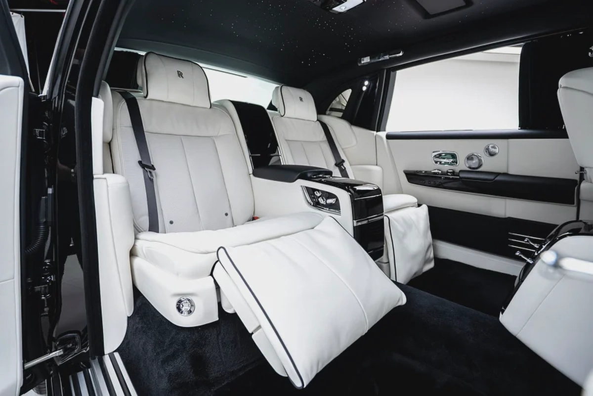 2026 ROLLS ROYCE PHANTOM EWB | GCC | MAIN DEALER WARRANTY SERVICE | VIP REAR SEATS-15-15