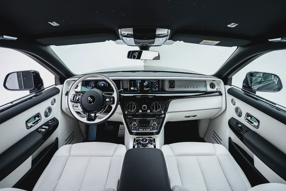 2026 ROLLS ROYCE PHANTOM EWB | GCC | MAIN DEALER WARRANTY SERVICE | VIP REAR SEATS-18-18