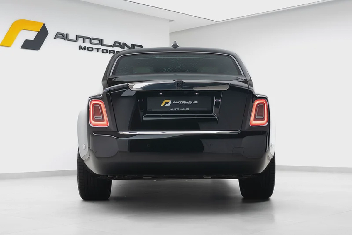 2026 ROLLS ROYCE PHANTOM EWB | GCC | MAIN DEALER WARRANTY SERVICE | VIP REAR SEATS-3-3