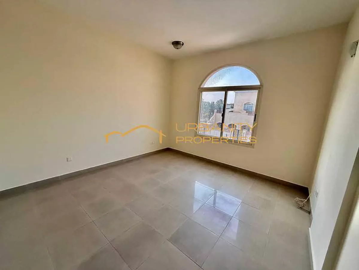 Renovated || 4 Bedroom Villa || Front yard || Al Garhoud ||-7-7