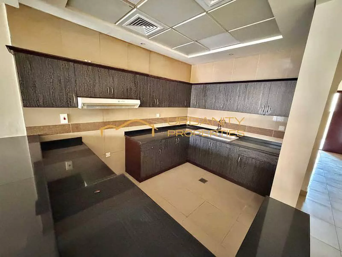 Renovated || 4 Bedroom Villa || Front yard || Al Garhoud ||-4-4